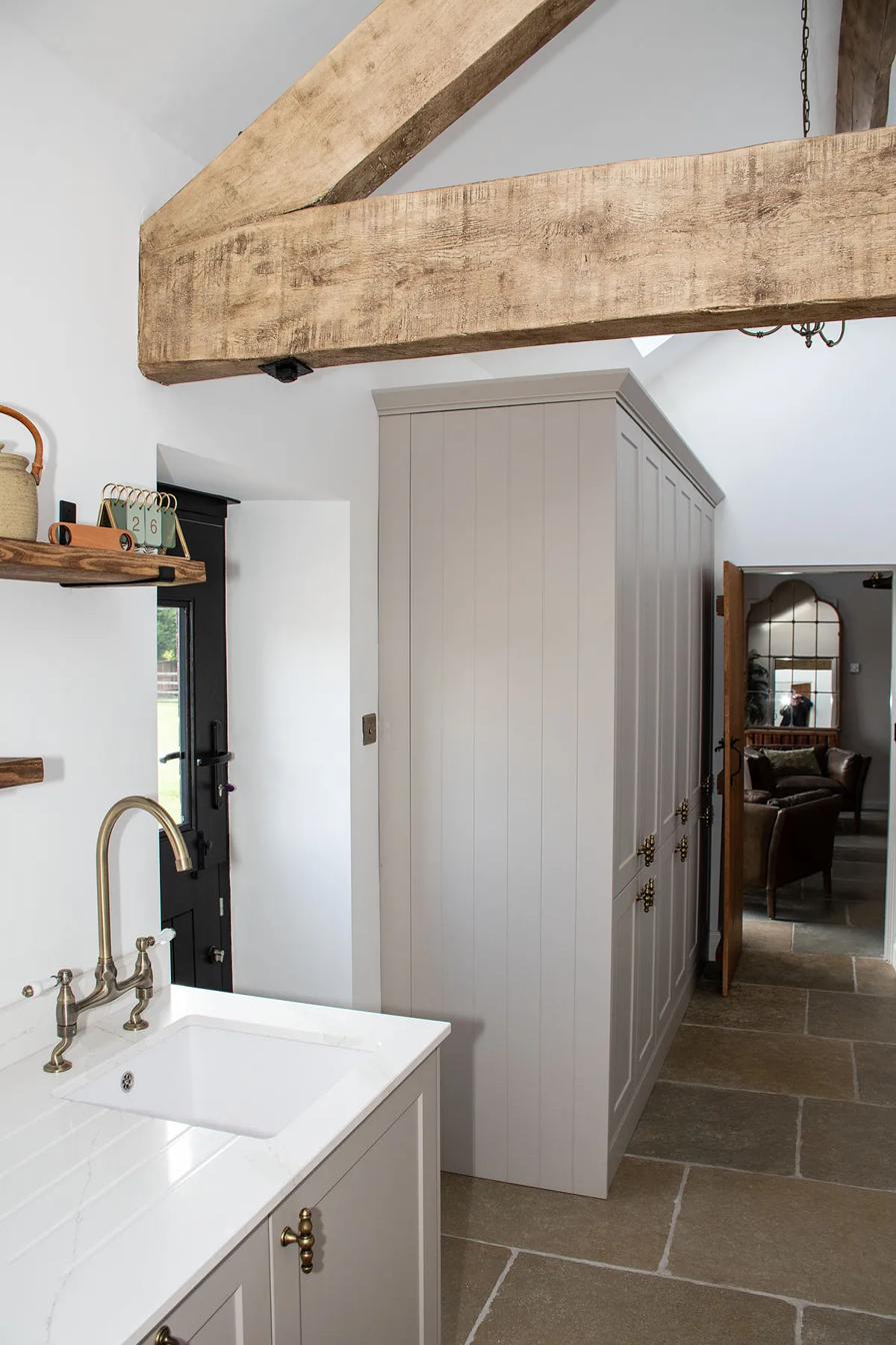 Guest kitchenette and entrance hallway
