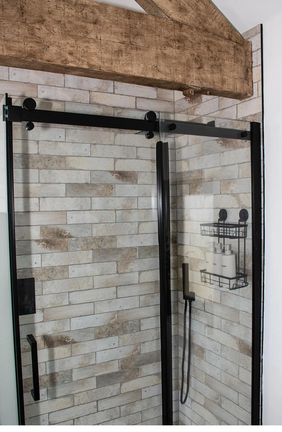 Bathroom shower detail
